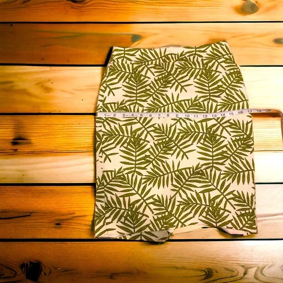 Ann Taylor skirt - Picture 8 of 9